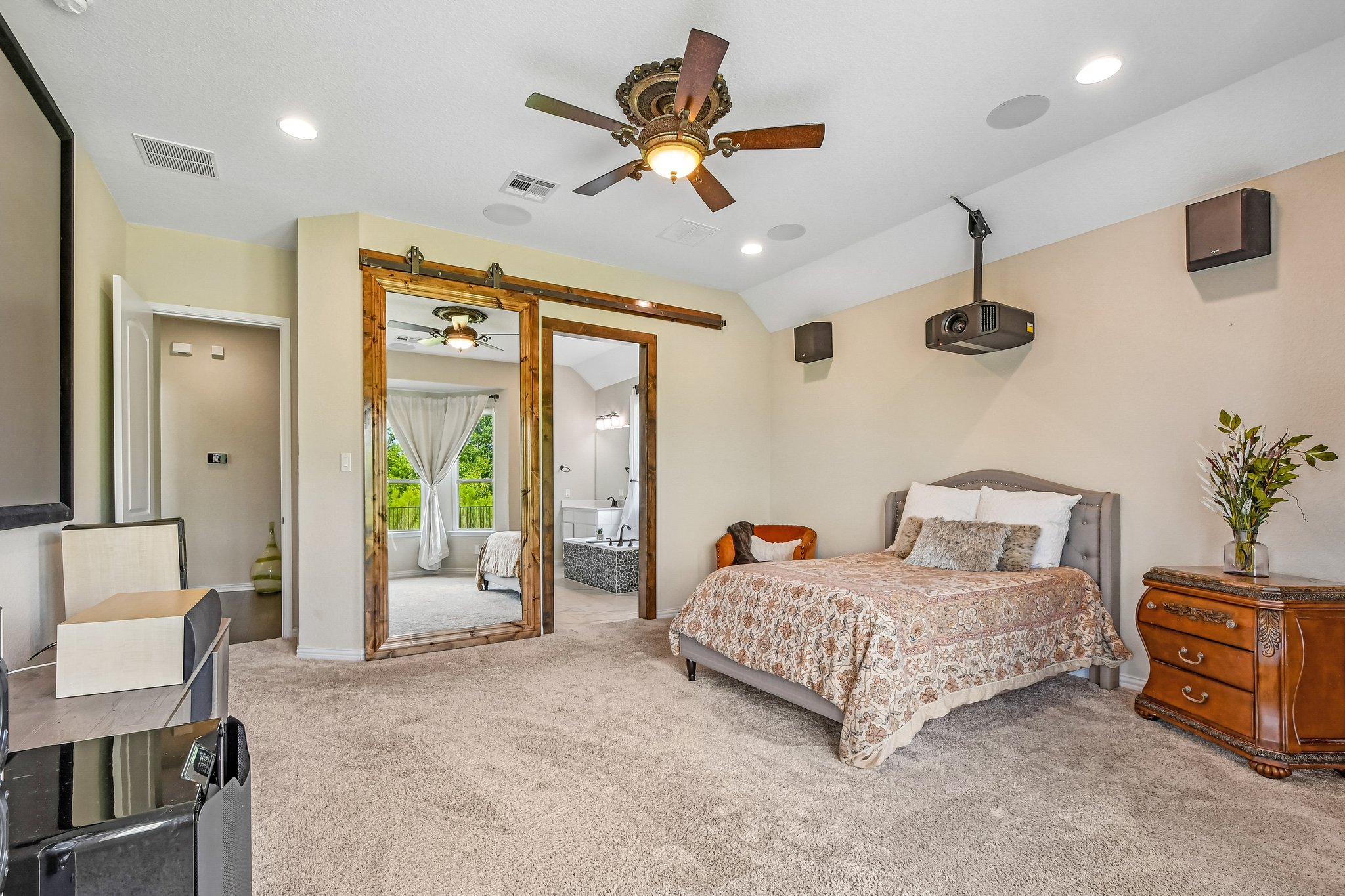 Vasquez Pl-S0306-038.jpg