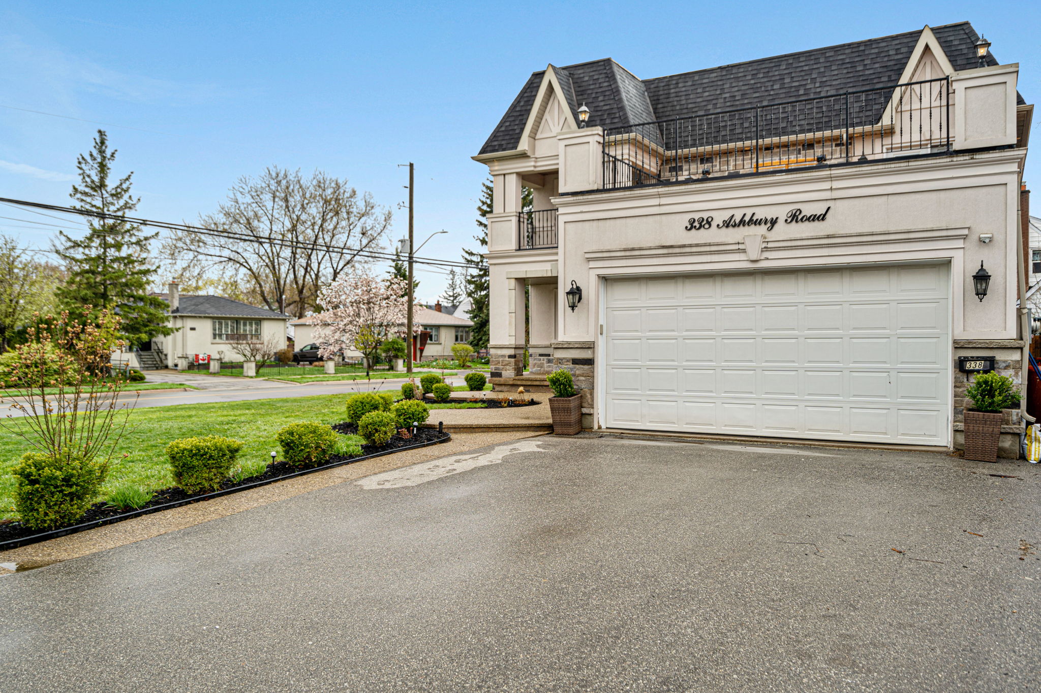 338 Ashbury Rd Oakville, ON L6K 2M6