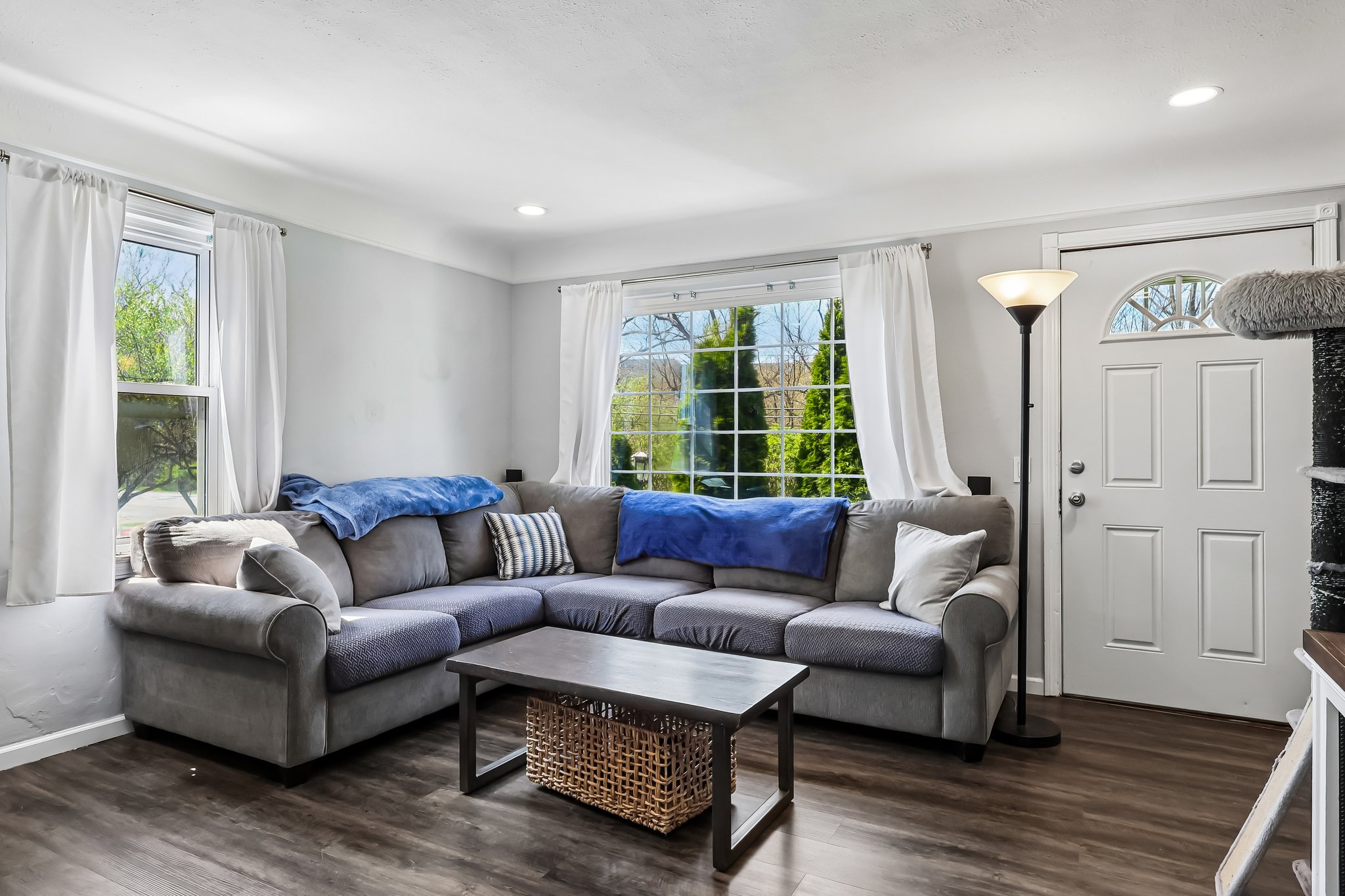 N Rocky River Dr-S2204-006.jpg