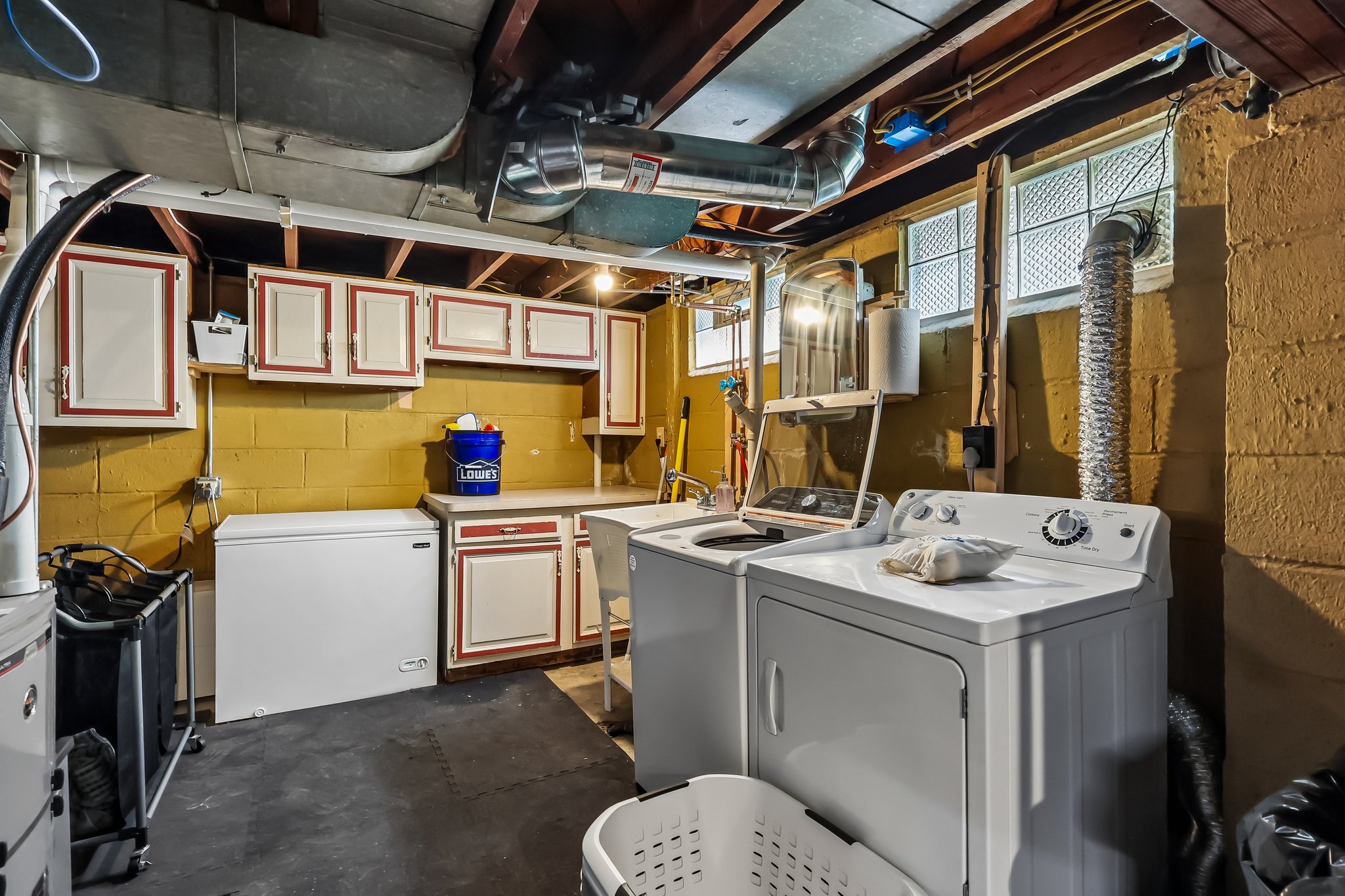 N Rocky River Dr-S2204-027.jpg