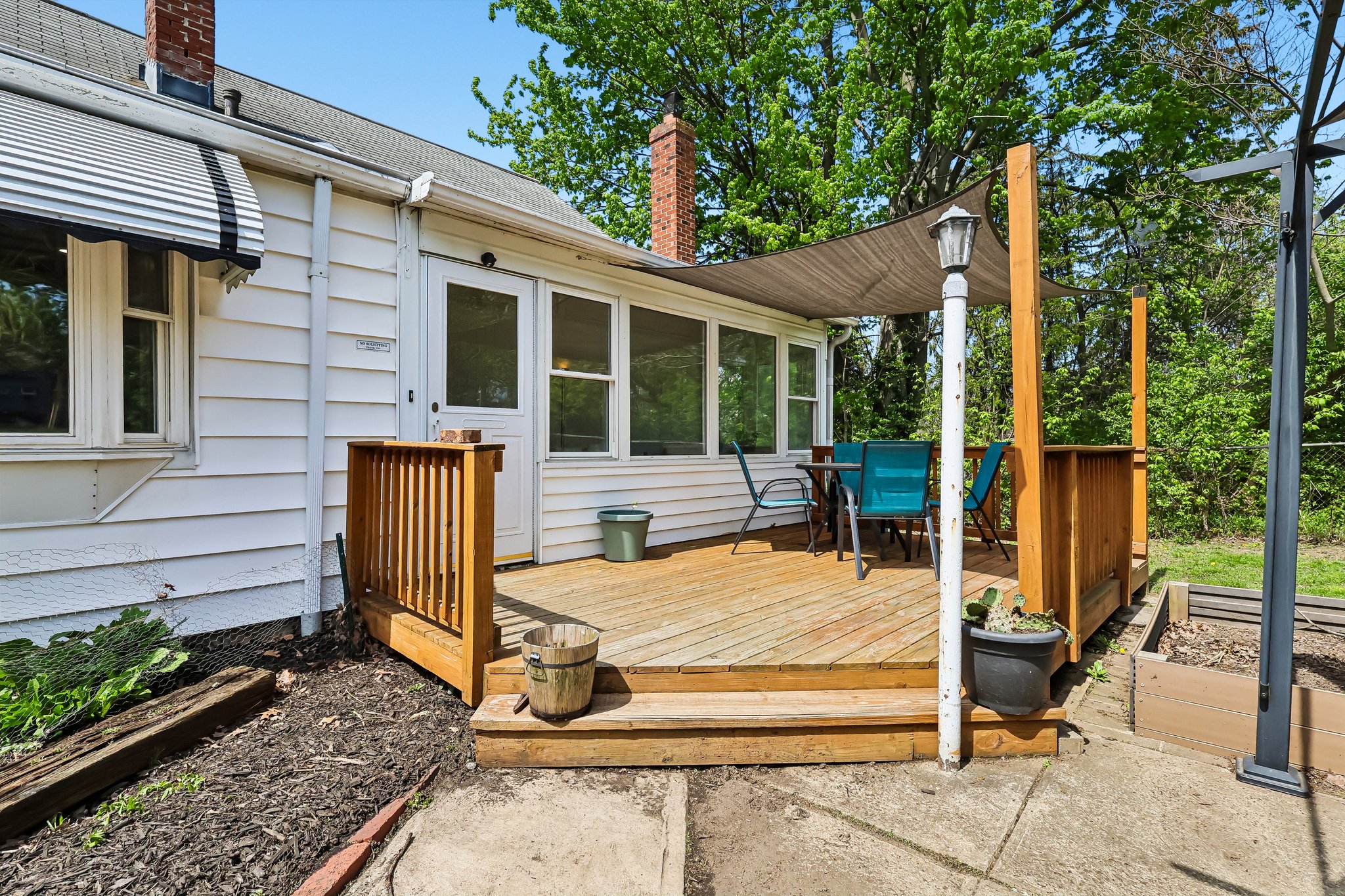 N Rocky River Dr-S2204-034.jpg