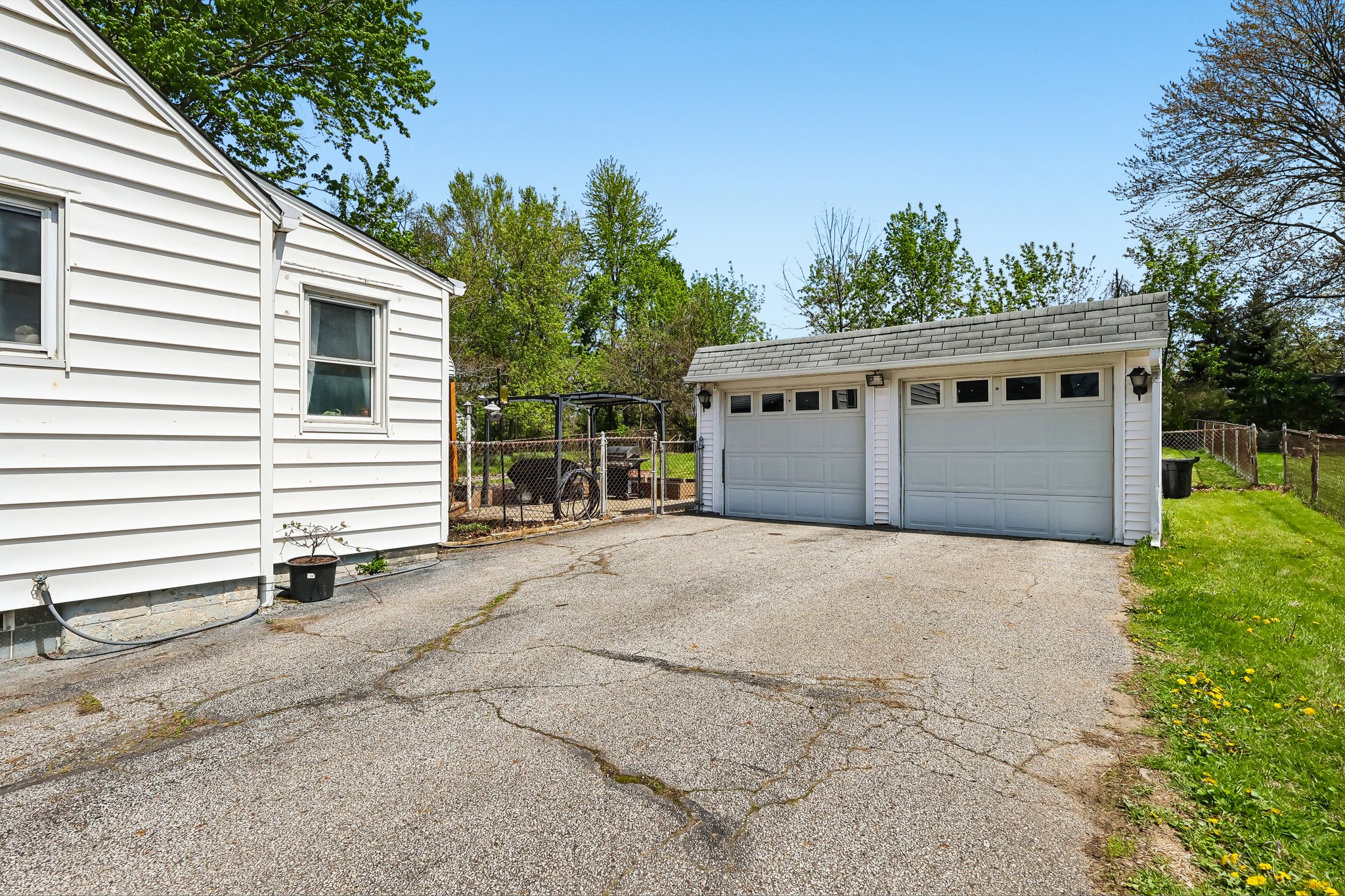 N Rocky River Dr-S2204-036.jpg