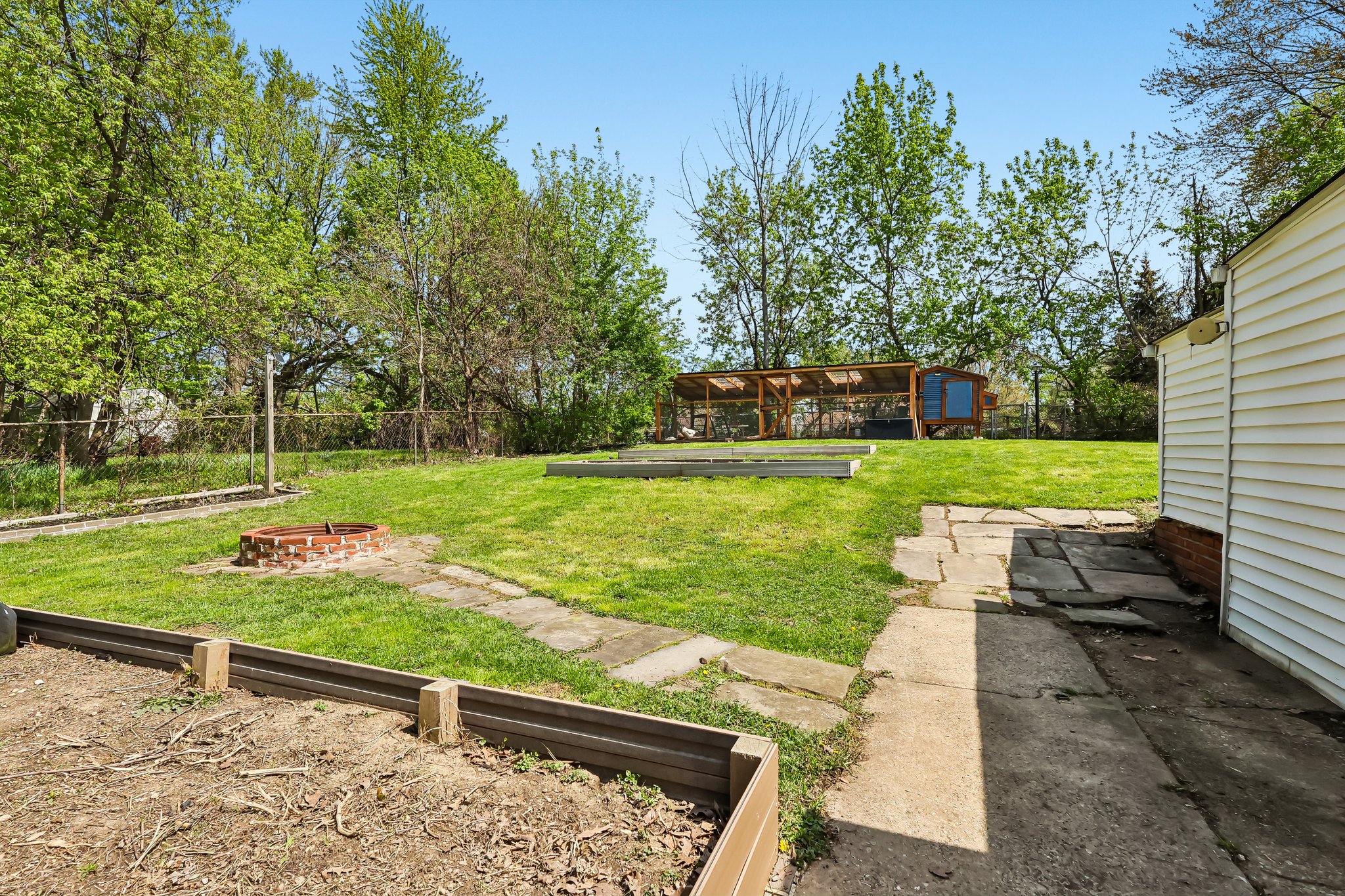 N Rocky River Dr-S2204-037.jpg