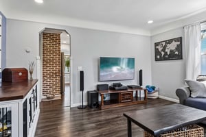 N Rocky River Dr-S2204-007.jpg