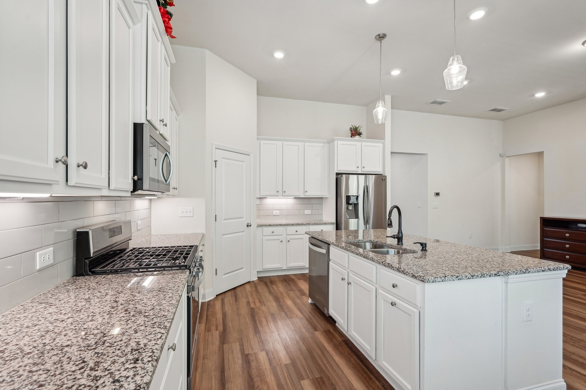 Long Creek Dr-2404-020.jpg