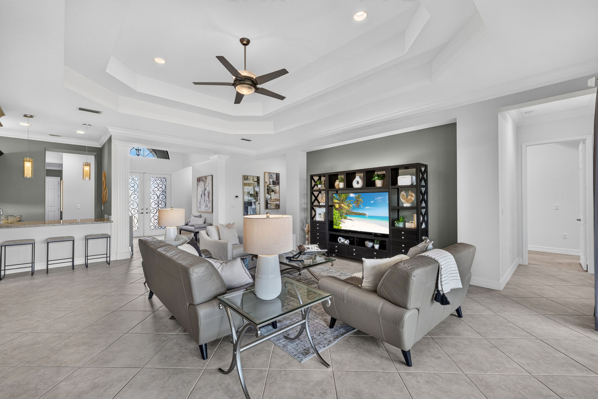 Living Room 2 of 5
