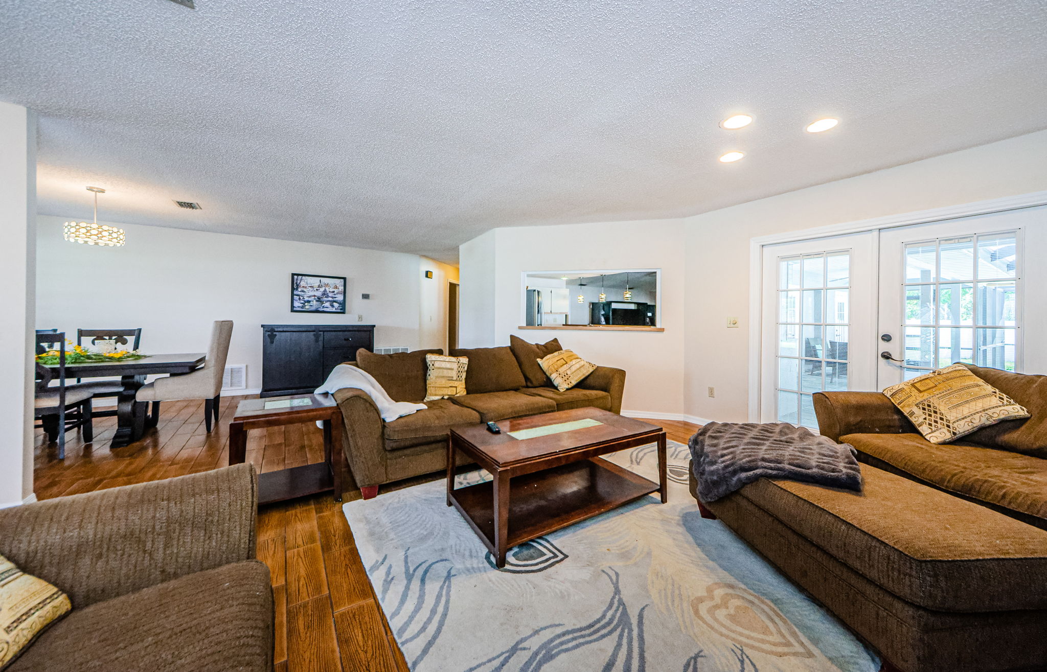 Living Room 2-2