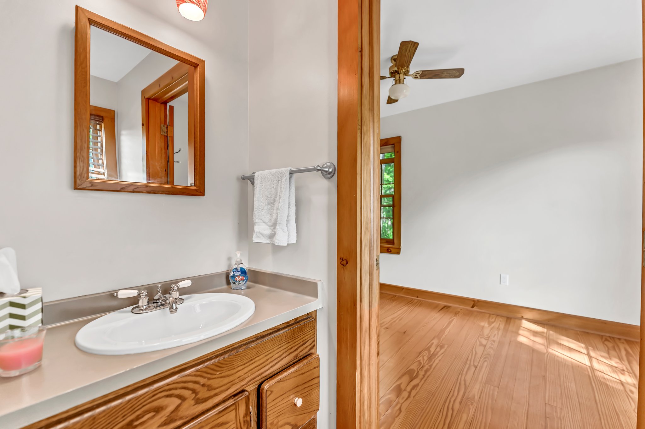  Photo 24