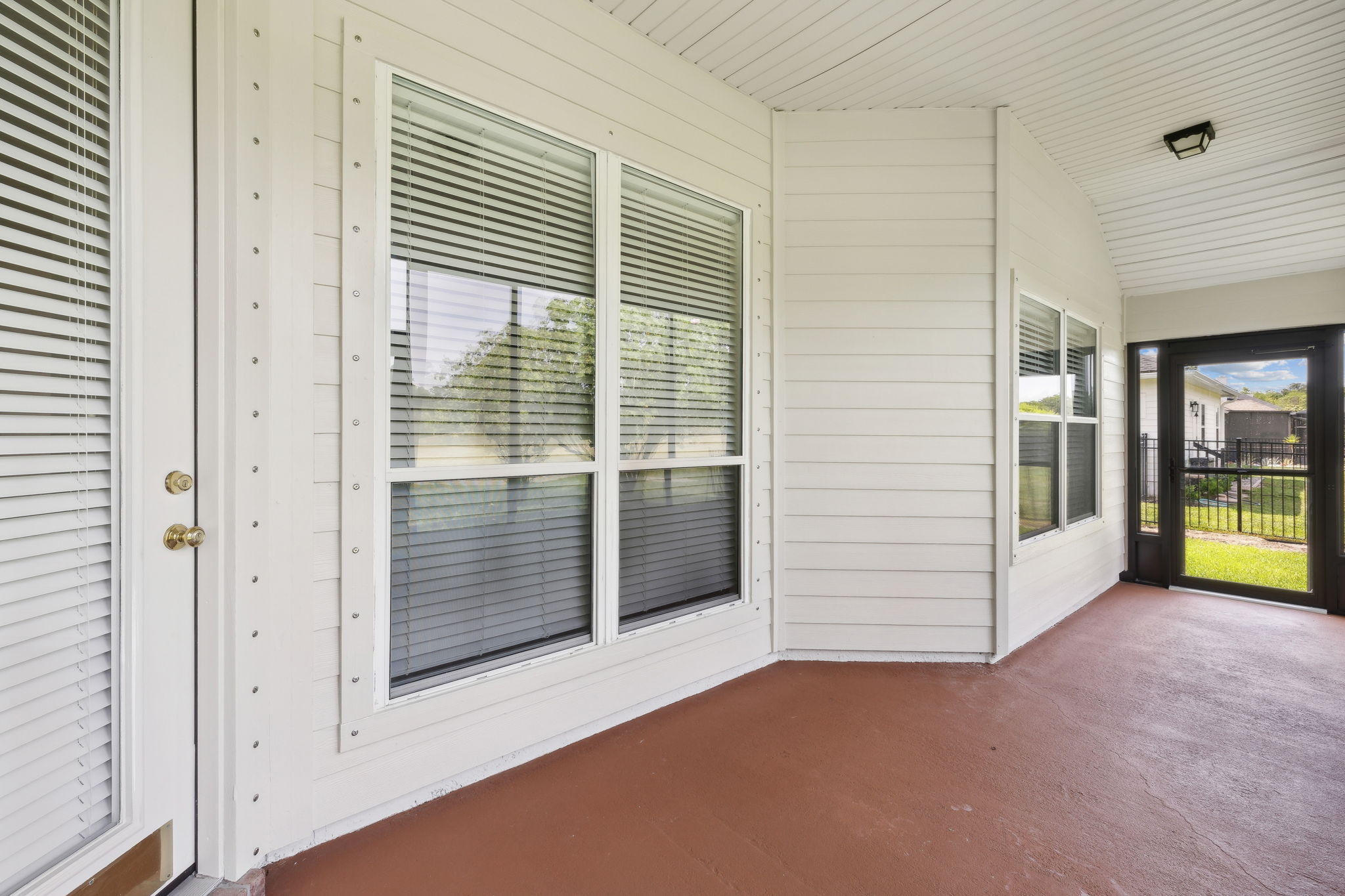 Screened-in Porch