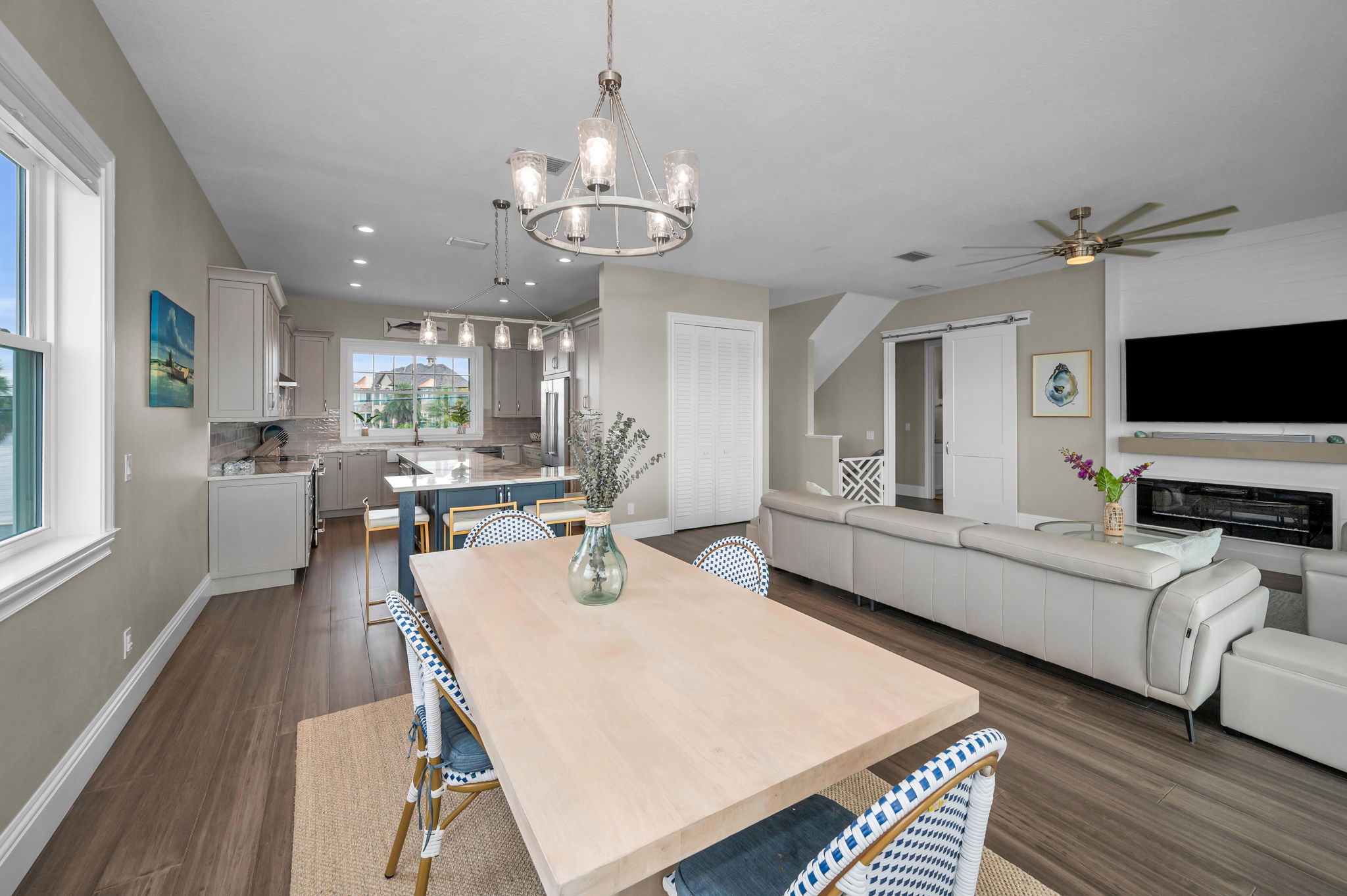 Dining Room3