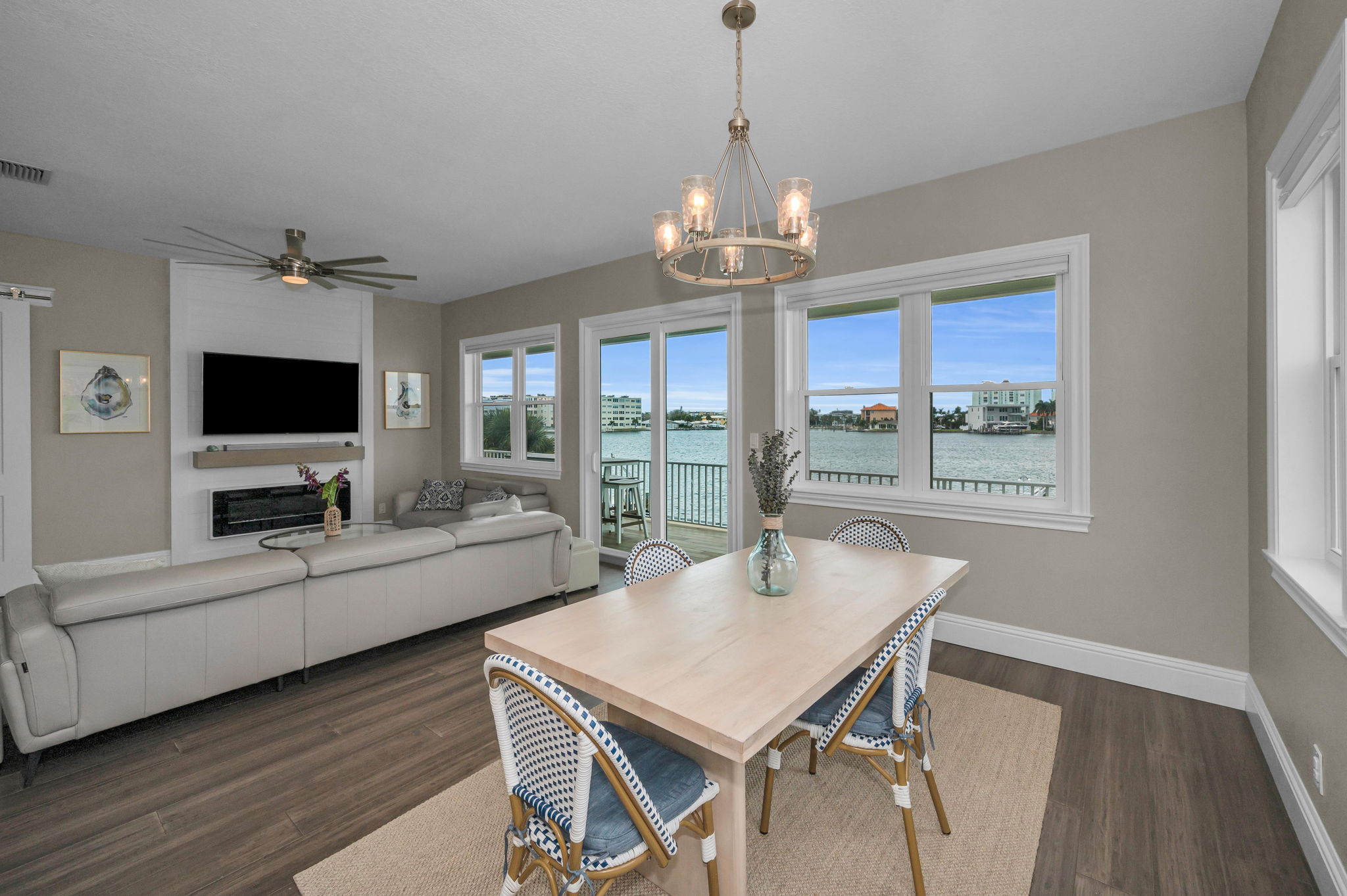 Dining Room4