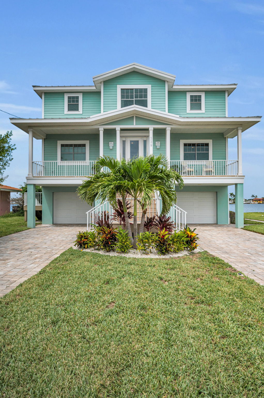 Front Exterior5