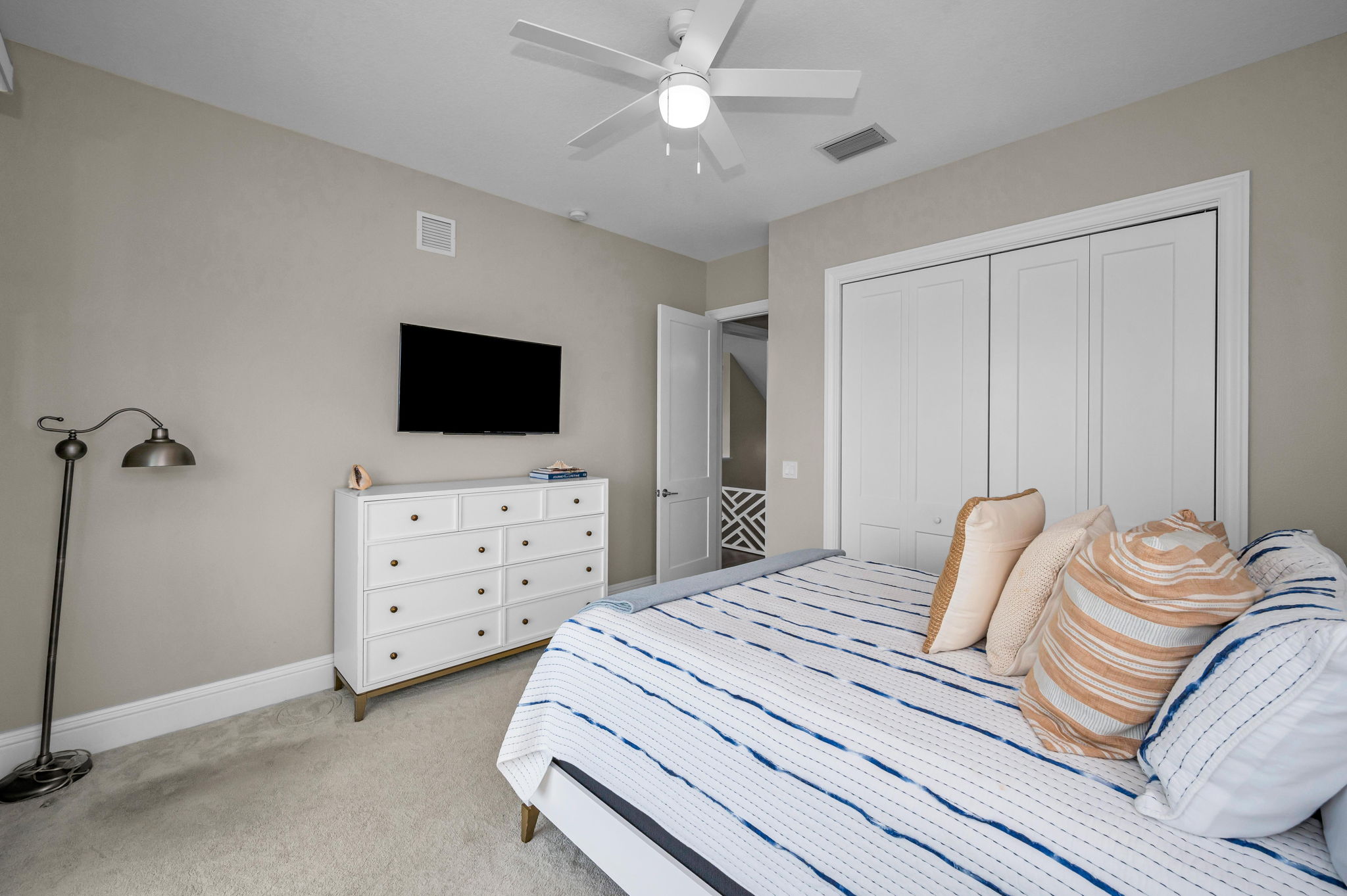 Main Level Bedroom1b