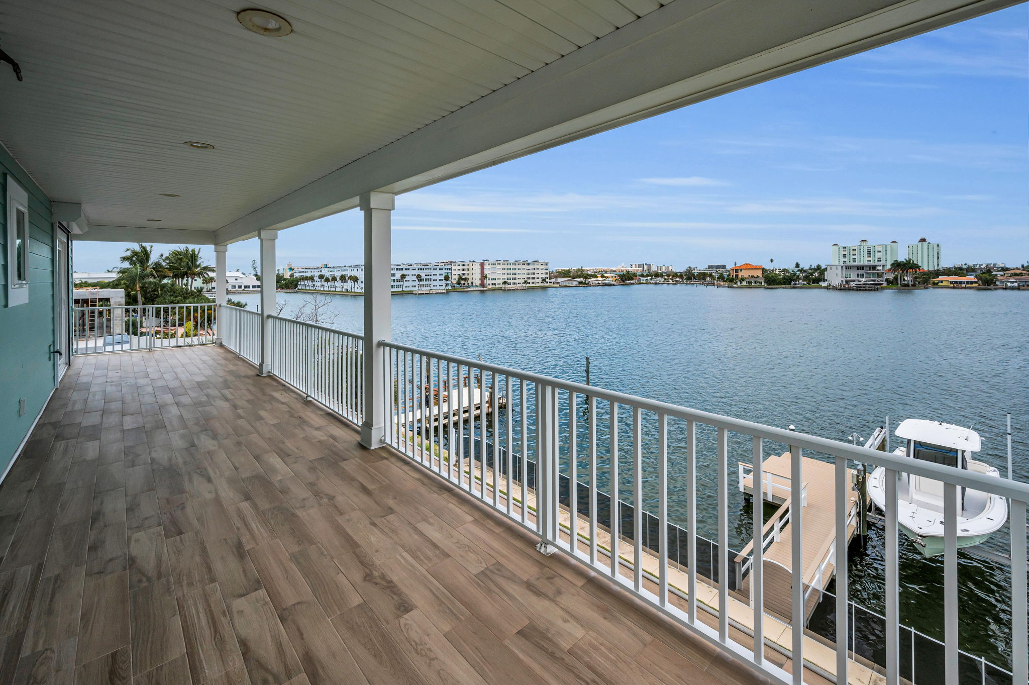 Upper Level Balcony1