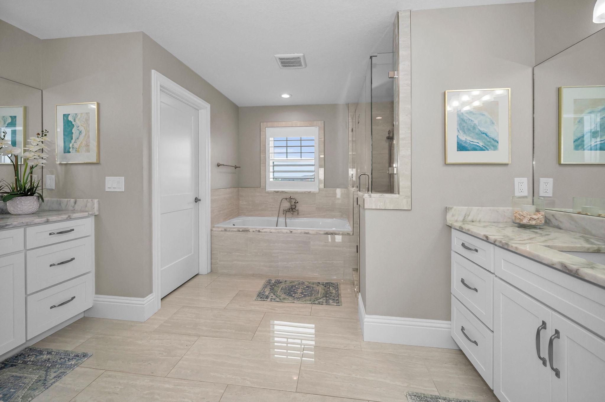 Upper Level Primary Bathroom1a