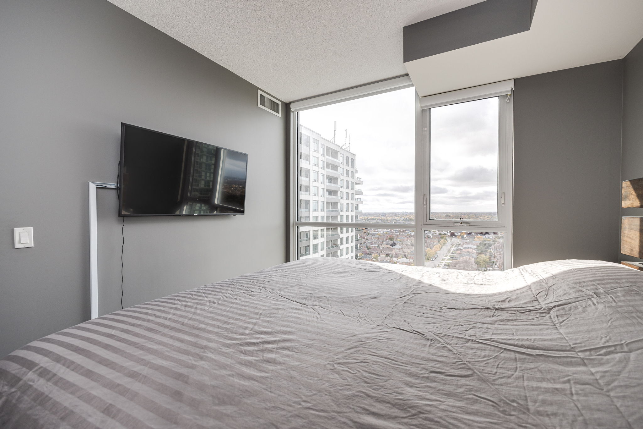 Mississauga property showcase — delivered property photograph 22