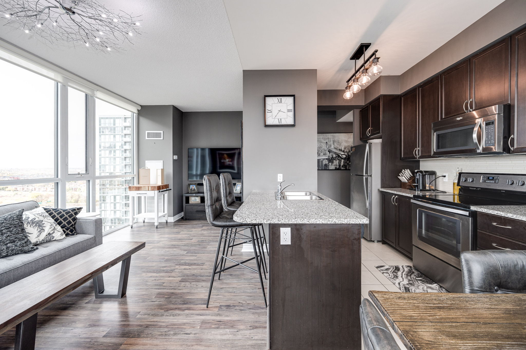 Mississauga property showcase — delivered property photograph 6