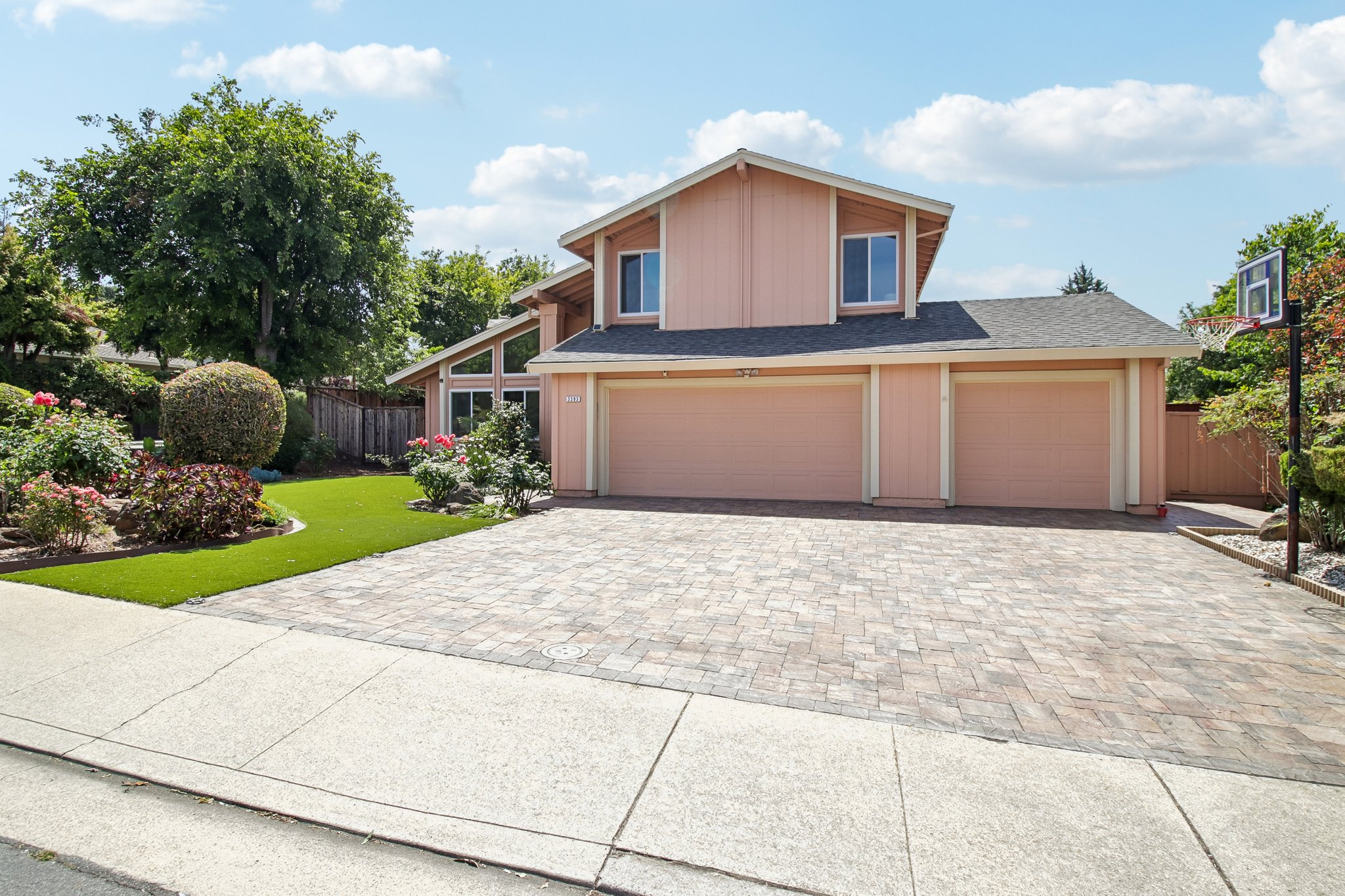 Belgrove Cir-S0205-003.jpg