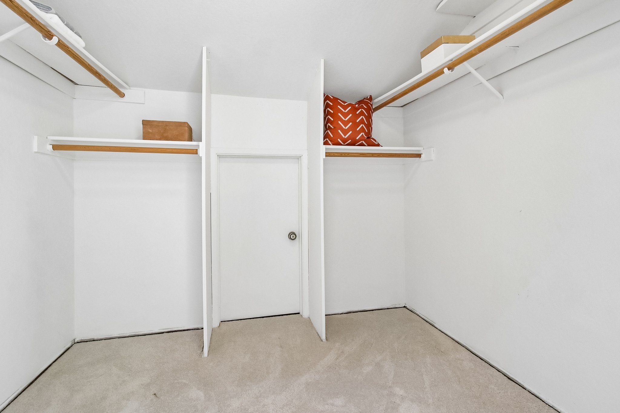 Belgrove Cir-S0205-043.jpg