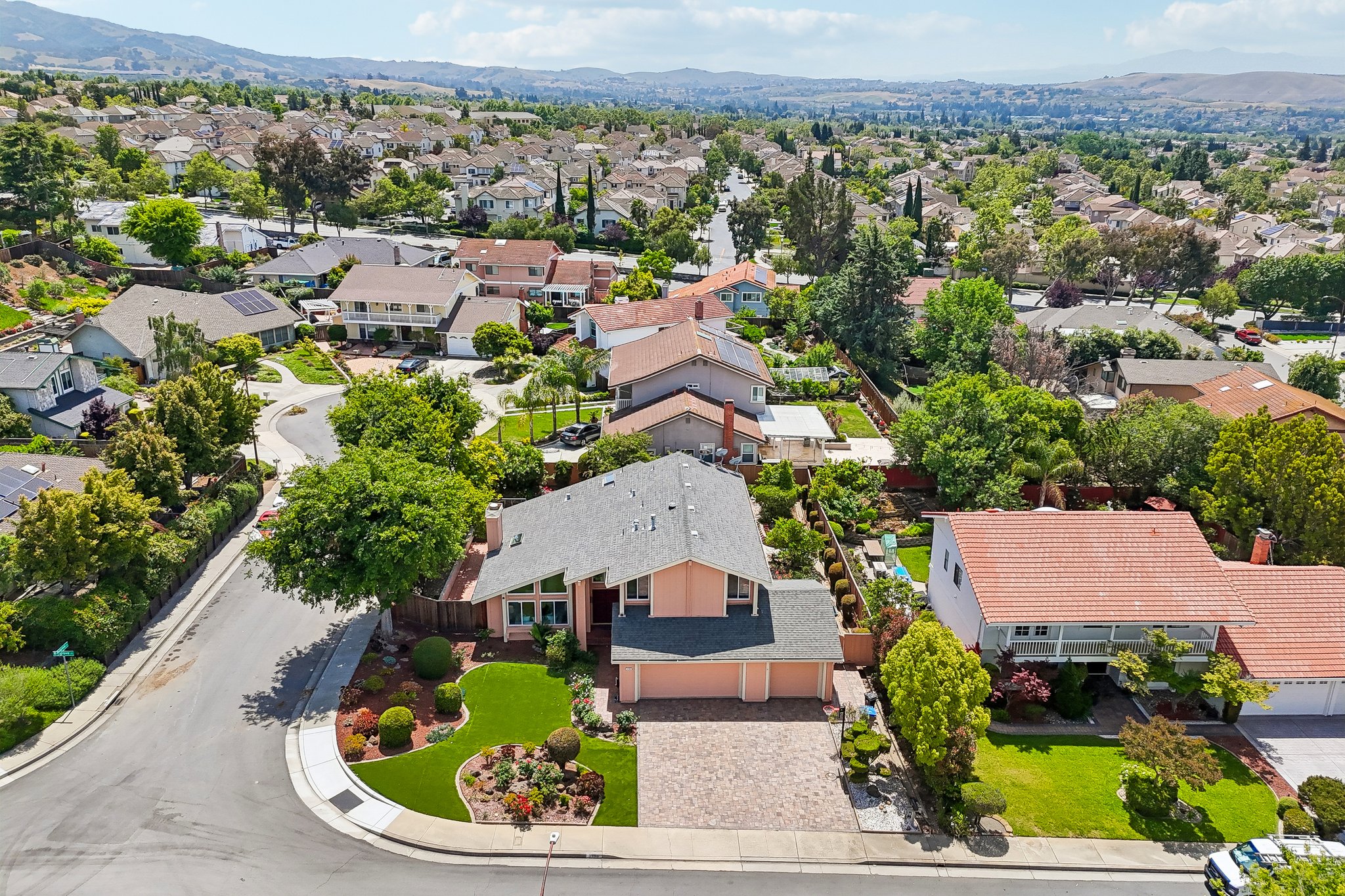 Belgrove Cir-S0205-075.jpg
