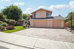 Belgrove Cir-S0205-003.jpg