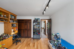  Photo 33