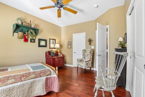 Nottinghill Dr E-S2709-028.jpg