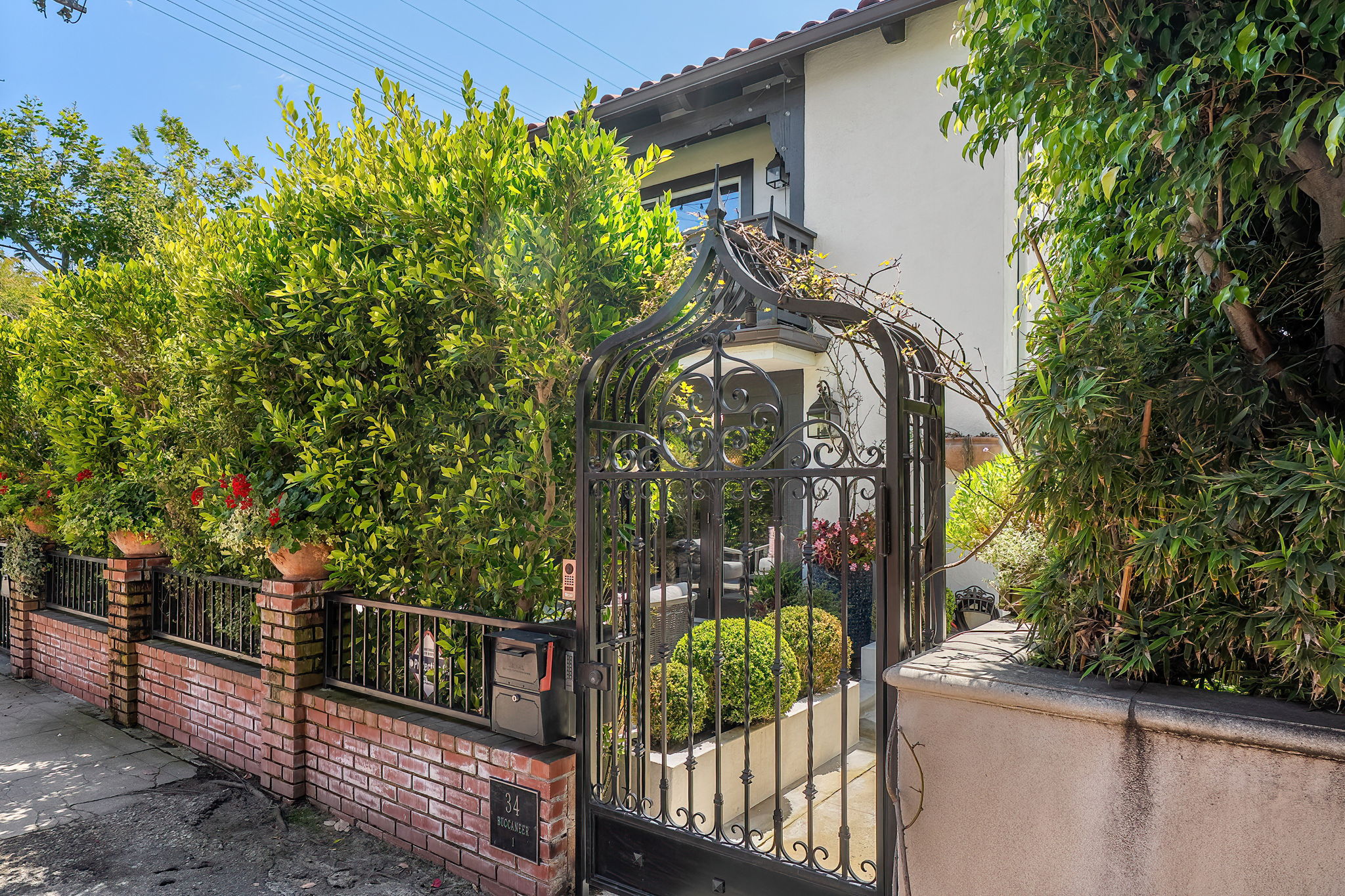 34 Buccaneer Street 1A-1