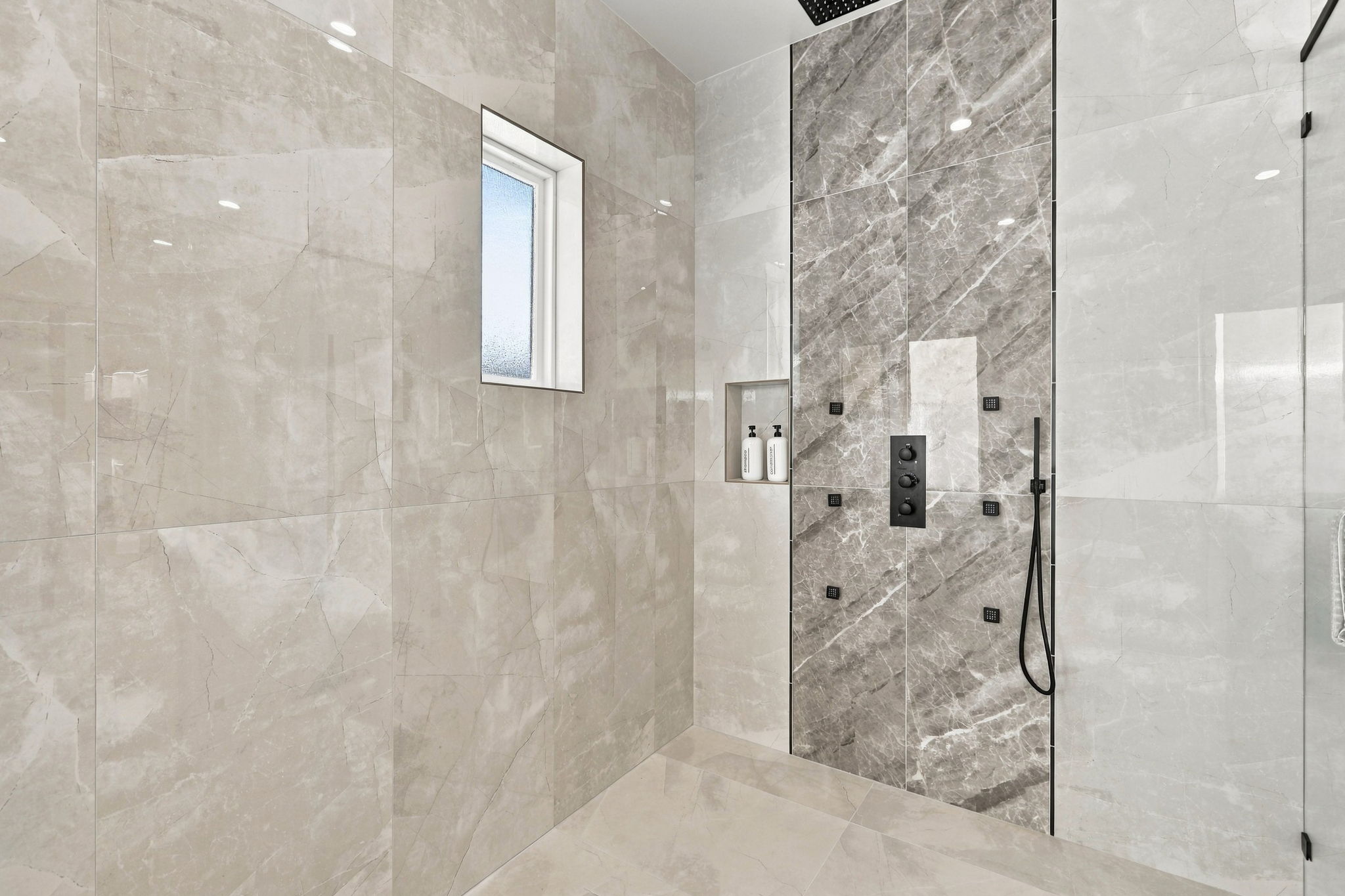 069_F8_34 Charles Hill Cir