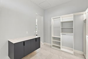 058_F8_34 Charles Hill Cir