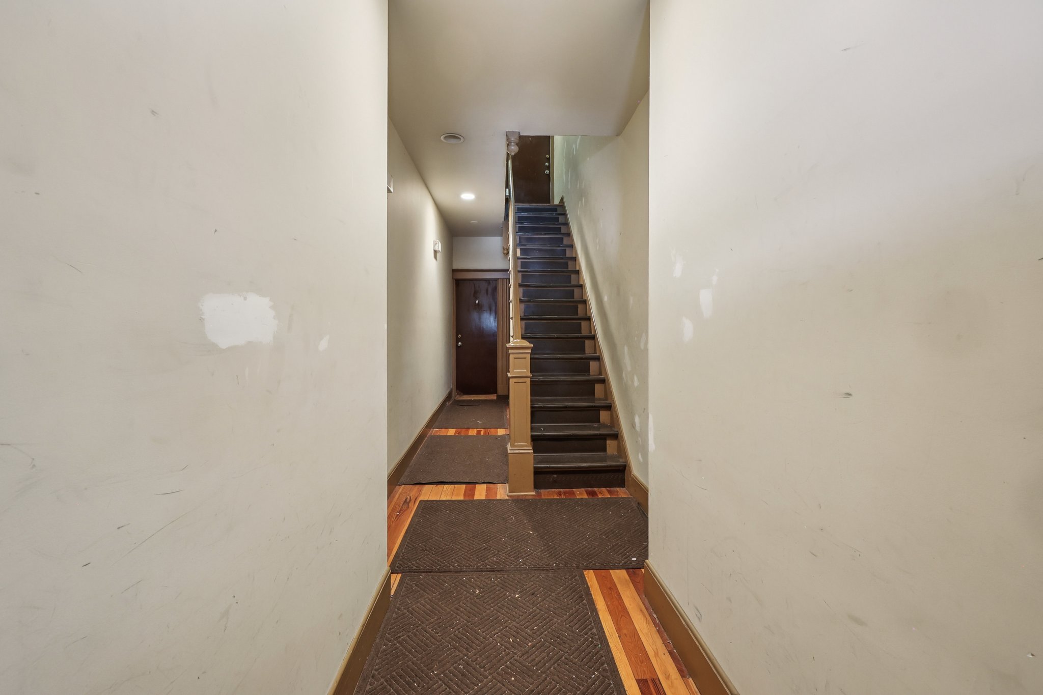 Clarendon Ave-S1109-009.jpg