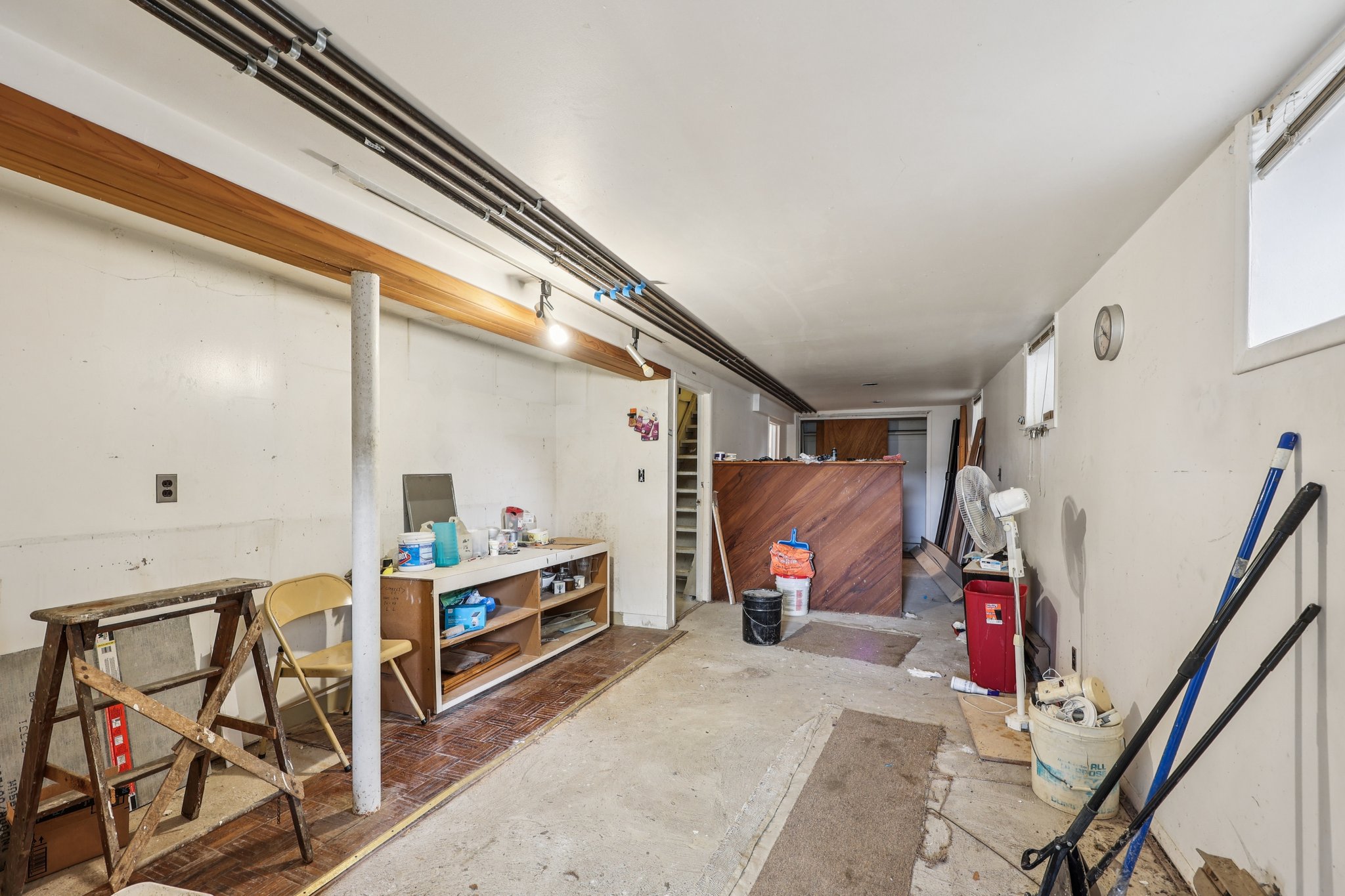 Clarendon Ave-S1109-012.jpg