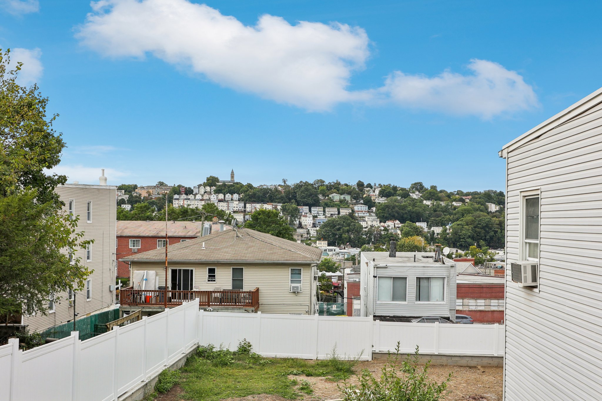 Clarendon Ave-S1109-024.jpg