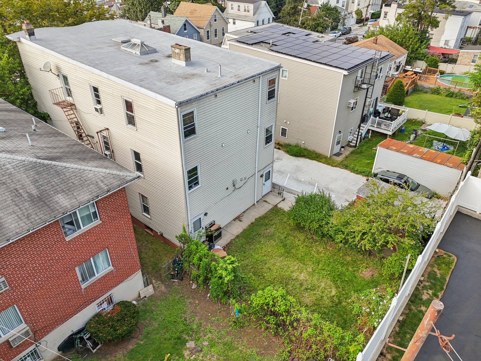 Clarendon Ave-S1109-047.jpg