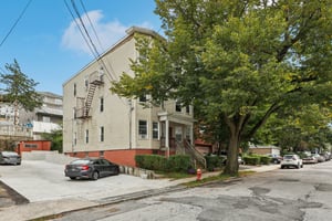 Clarendon Ave-S1109-004.jpg