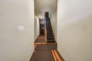 Clarendon Ave-S1109-009.jpg