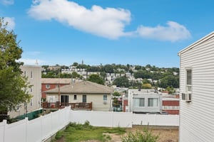Clarendon Ave-S1109-024.jpg
