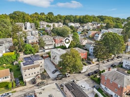 Clarendon Ave-S1109-039.jpg