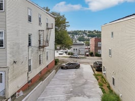 Clarendon Ave-S1109-049.jpg