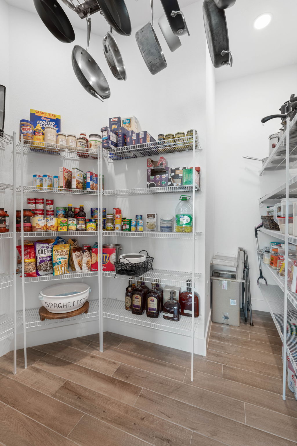  Photo 48