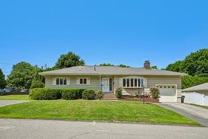 Duston Dr-S2107-001.jpg