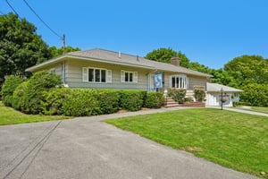 Duston Dr-S2107-002.jpg
