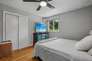 Duston Dr-S2107-030.jpg