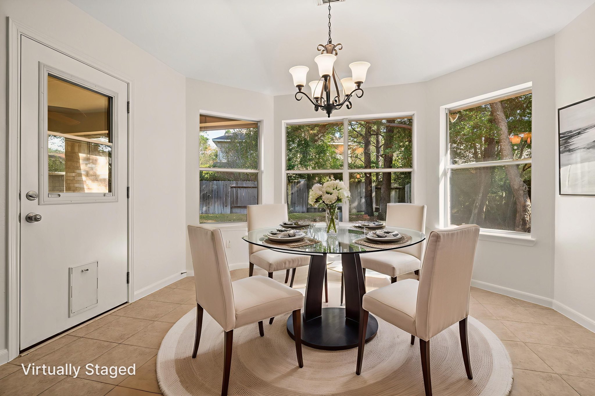 2Y4A8882 virtually staged.jpeg