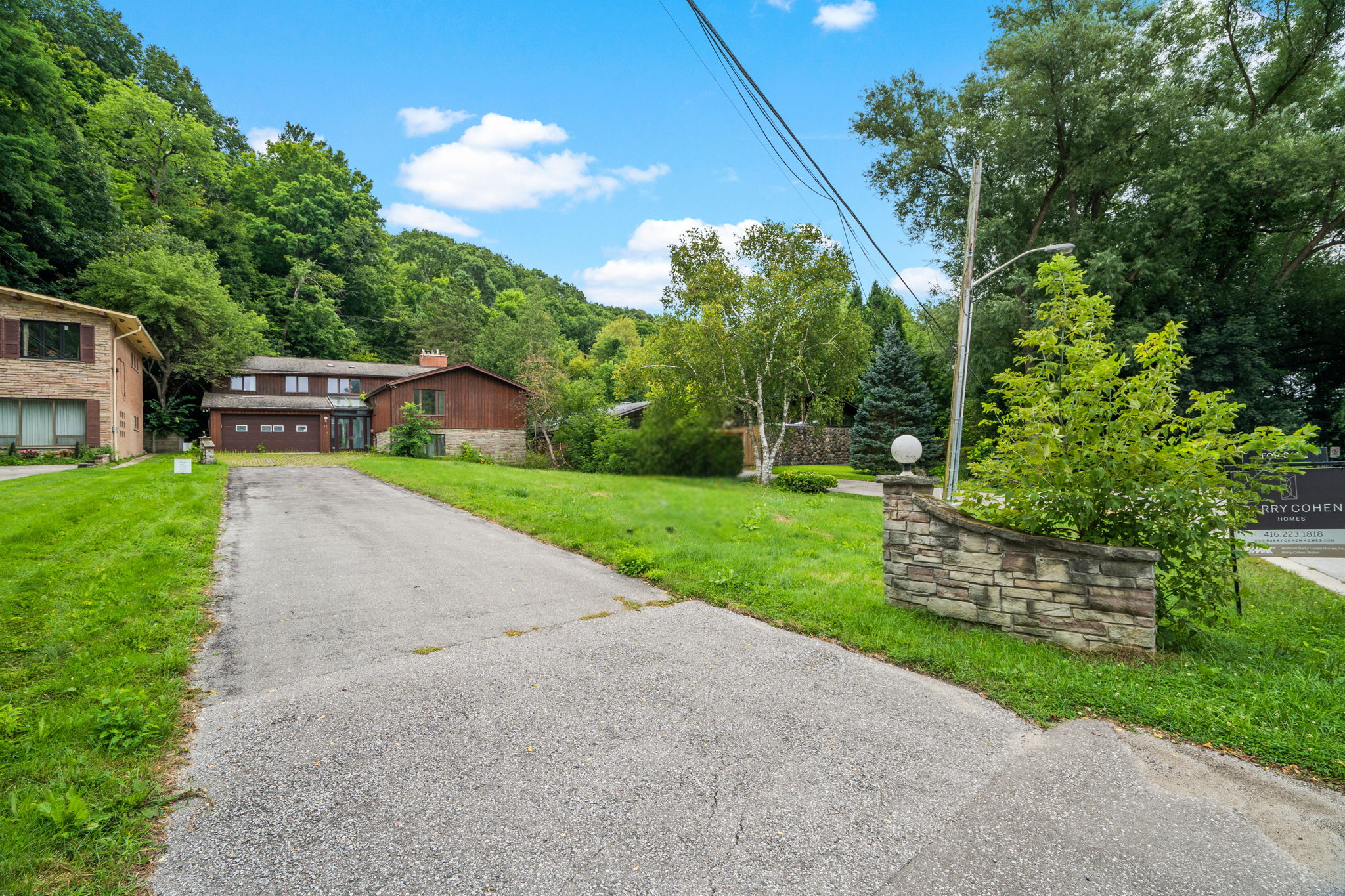 34 Green Valley Rd Toronto, ON M2P 1A6