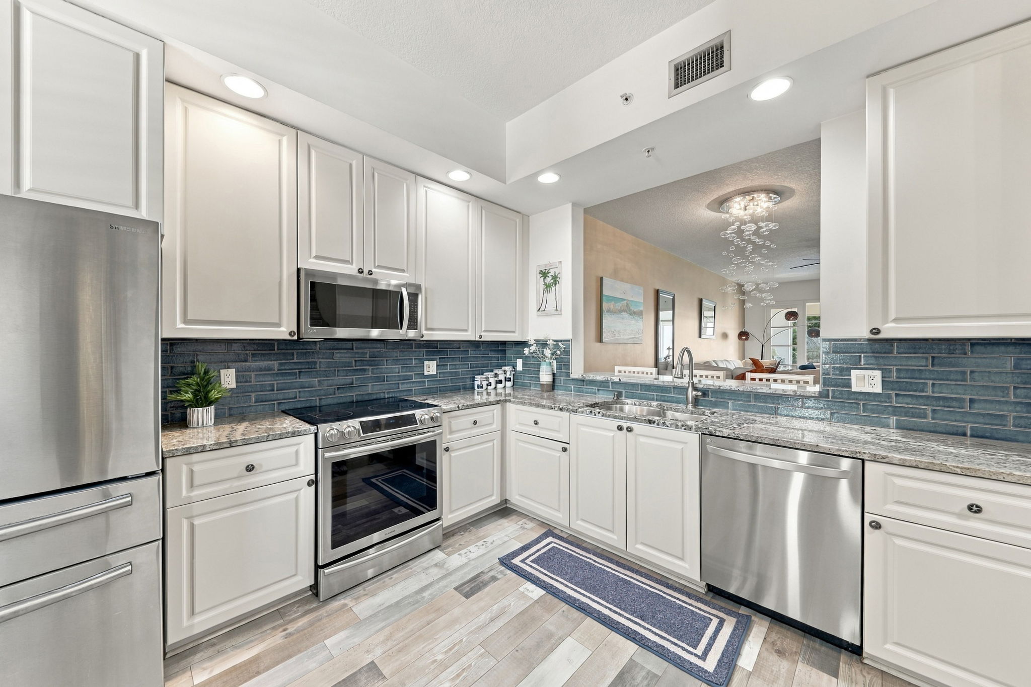 011_F8_34 Harbour Isle Dr W 204