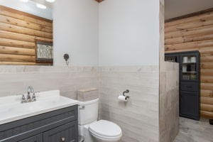 BedroomPrimaryBath-1