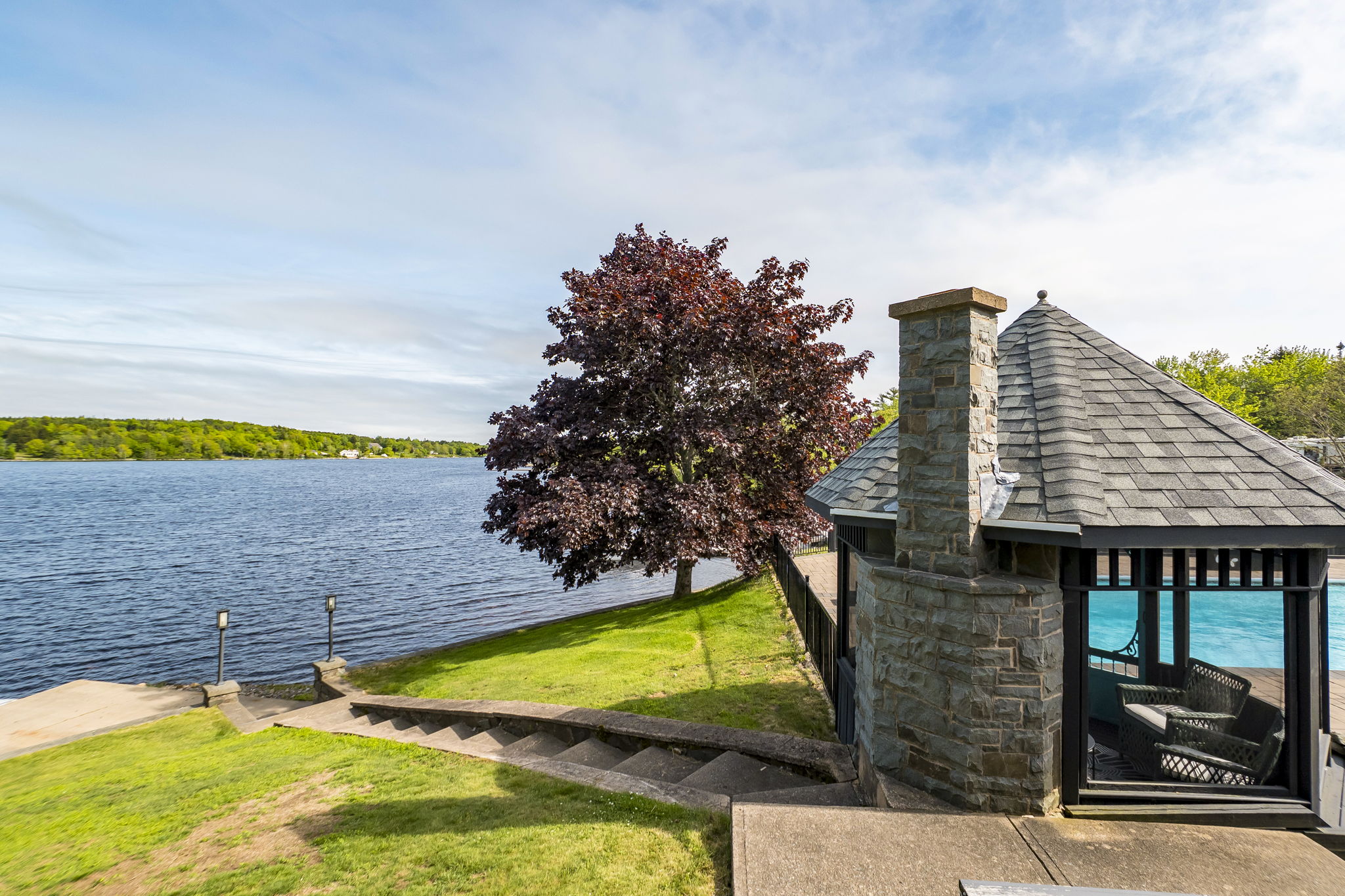  Photo 350
