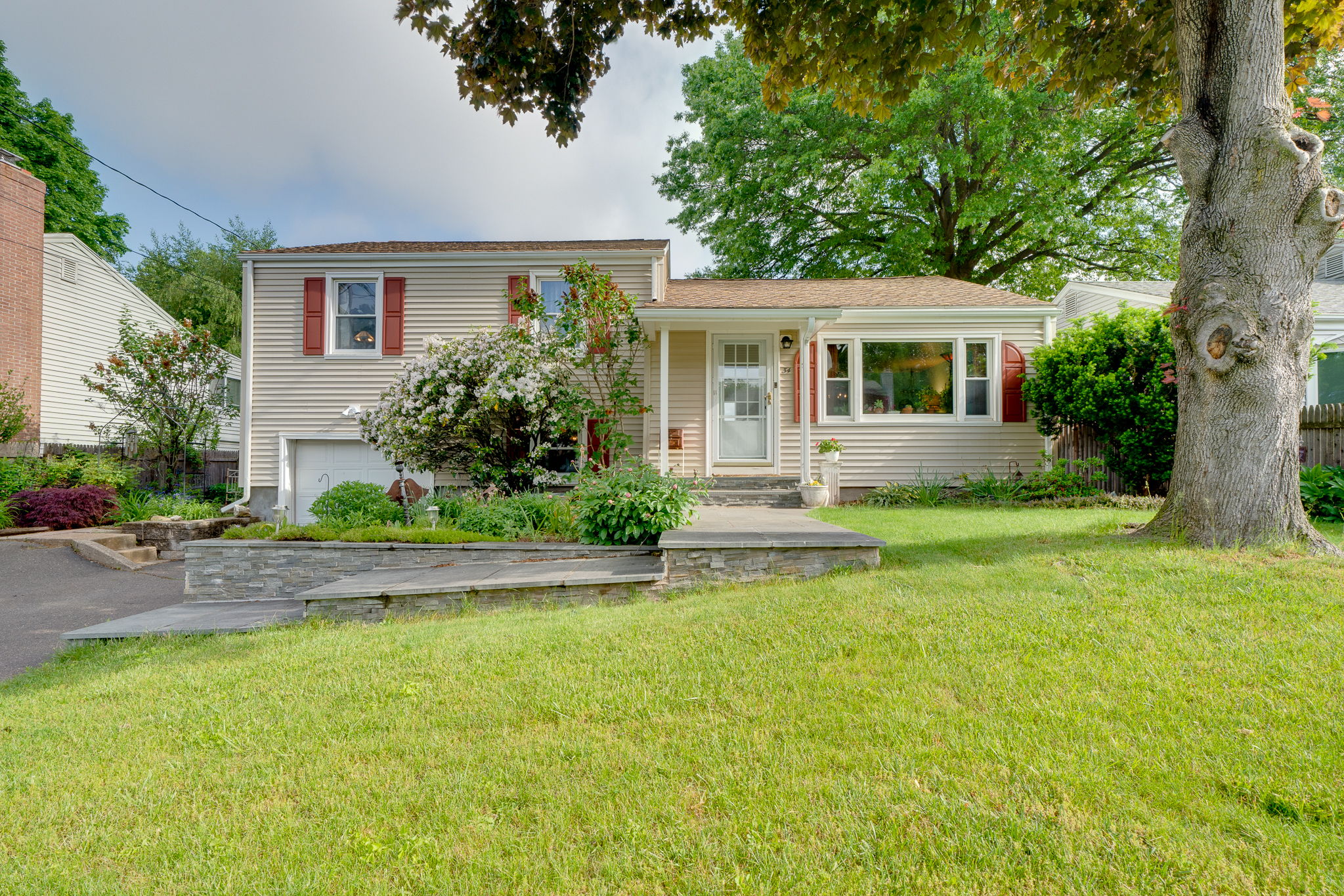 34 Pine St, Newington, CT 06111 Ed McCullough Photography