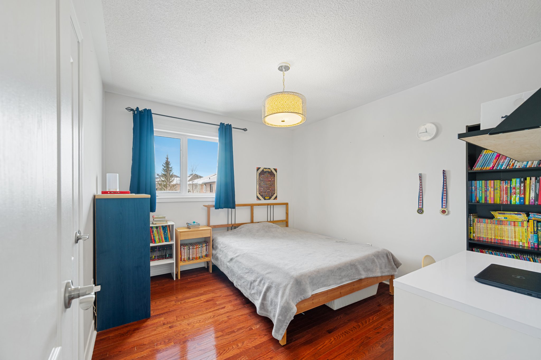 34 Regal Pine Ct Vaughan, ON L6A 2M5